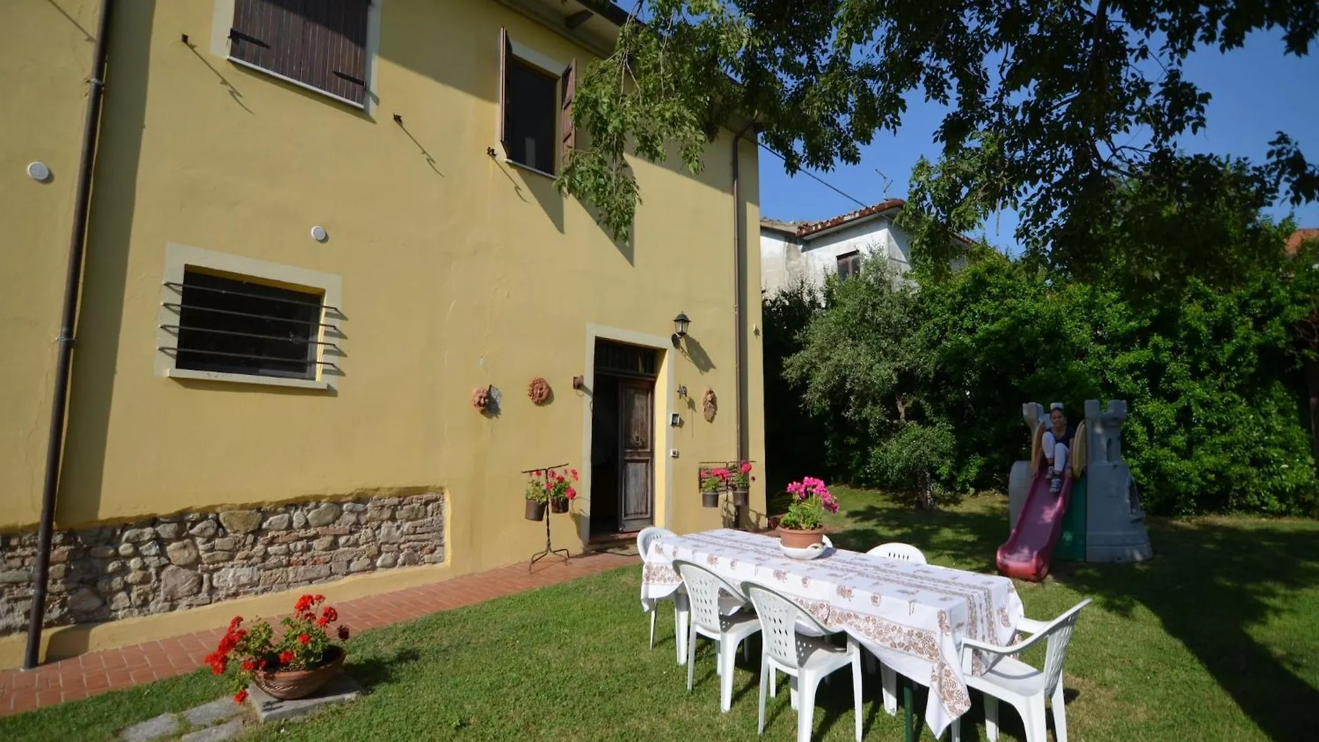 Lovely Holiday Home In Monte Colombo On Farm